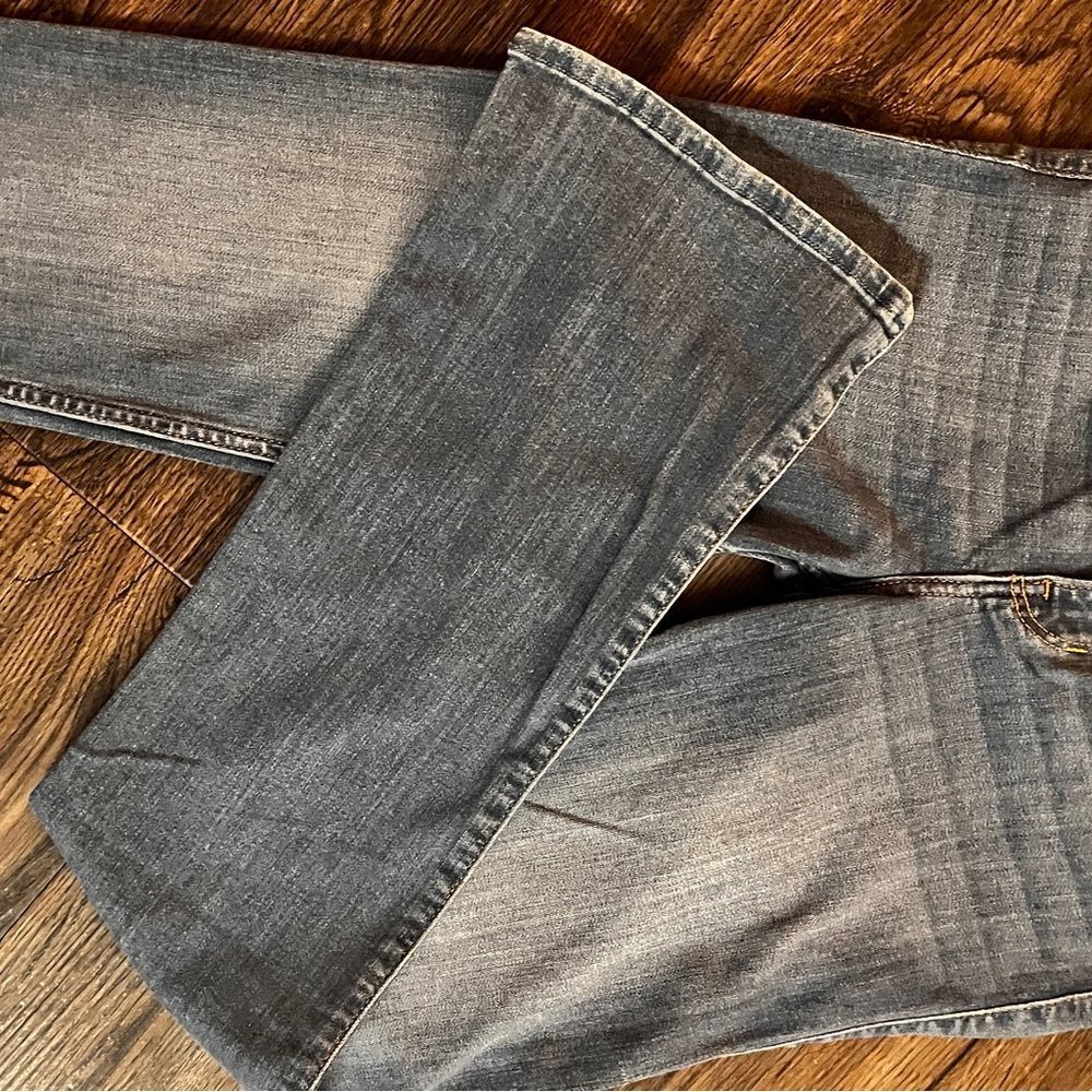 Hollister Women's Denim Jeans with Logo - Picture 4 of 8